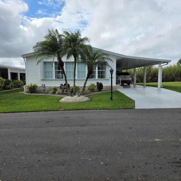 Photo 1 of 2 of home located at 504 Town & Country Blvd Sebring, FL 33870