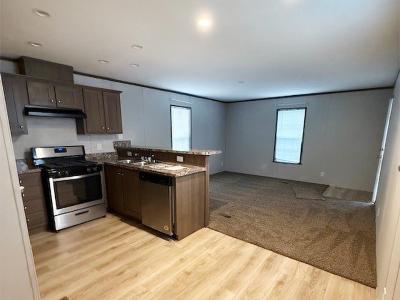 Photo 3 of 6 of home located at 164 Creekside Gardner, IL 60424