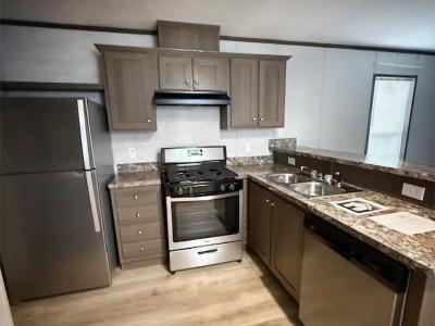 Photo 4 of 6 of home located at 164 Creekside Gardner, IL 60424