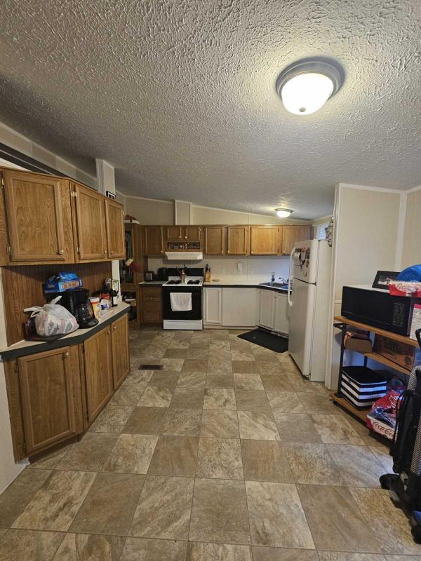 2000 Schult Manufactured Home