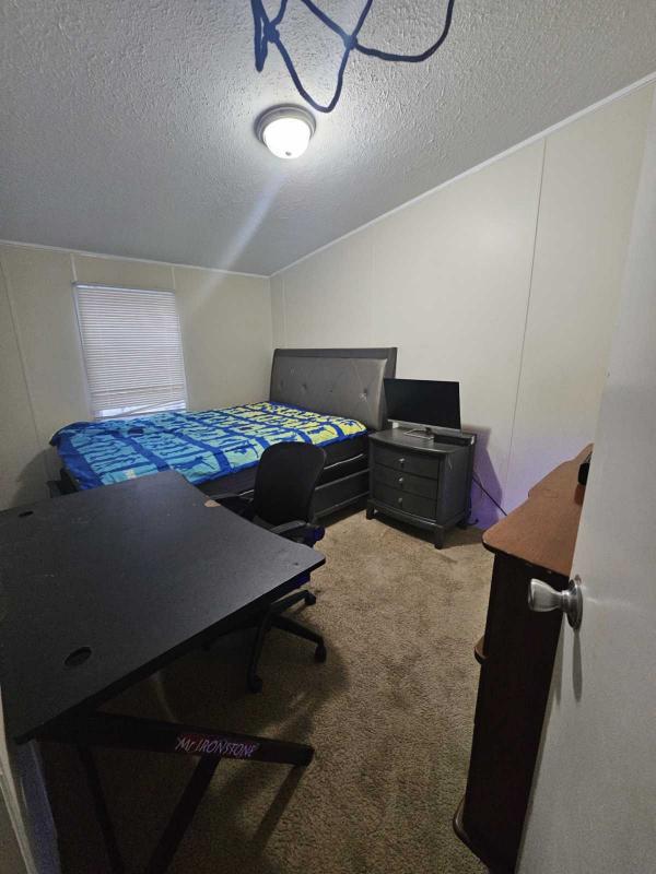 2000 Schult Manufactured Home