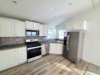 2025 Canyon Lake 220CL20442L Mobile Home