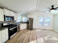 2025 Canyon Lake 220CL20442L Mobile Home