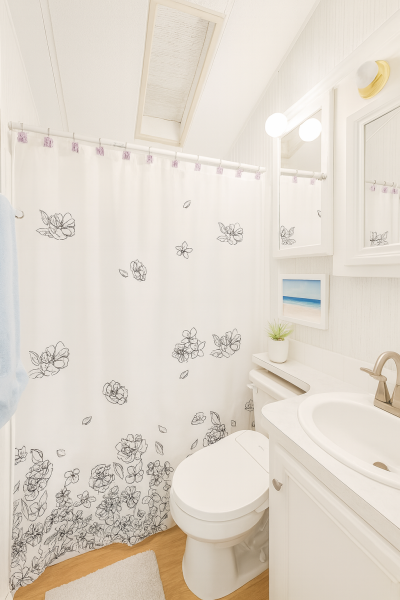 Photo 5 of 19 of home located at 11911 66th St.n Largo, FL 33773