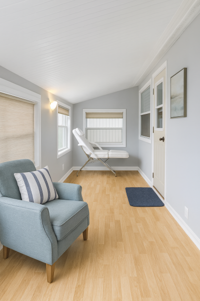 Photo 4 of 19 of home located at 11911 66th St.n Largo, FL 33773