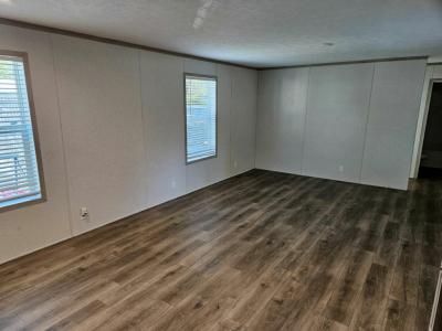 Photo 2 of 10 of home located at 26030 Lori St  #14 Taylor, MI 48180