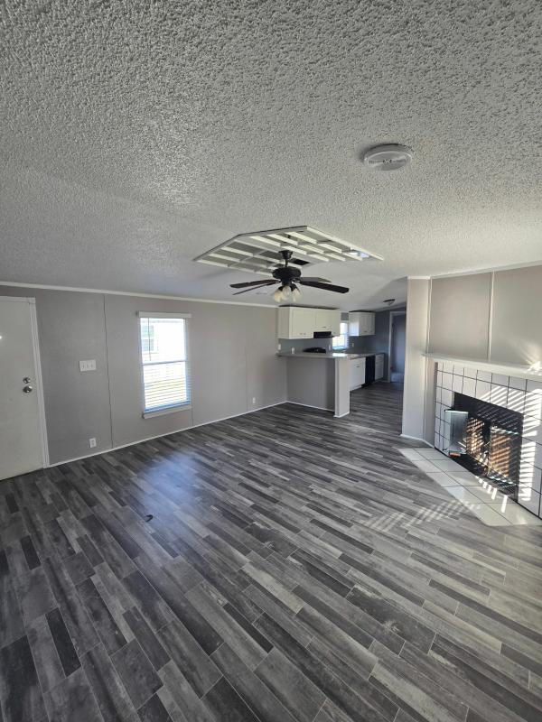 Photo 3 of 2 of home located at 1601 E Fm 1417 #28 Sherman, TX 75090