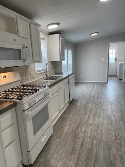 Photo 4 of 12 of home located at 22054 Verdun Romulus, MI 48174