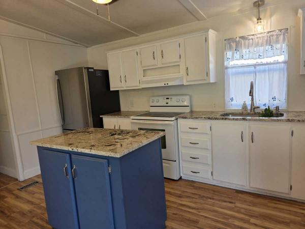 1985 Shult Manufactured Home