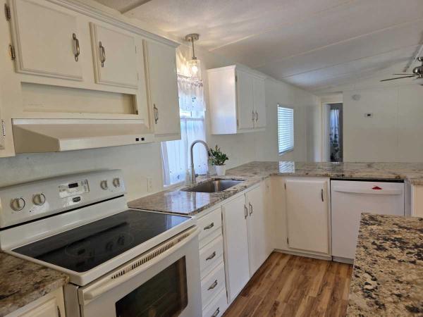 1985 Shult Manufactured Home