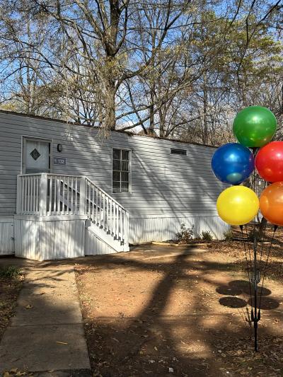 Mobile Home at 6028 Mcdaniel Ln Charlotte, NC 28213