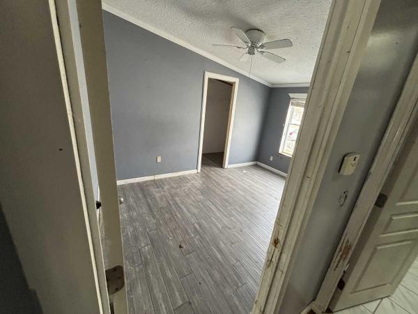 1999 Champion Emperor Mobile Home