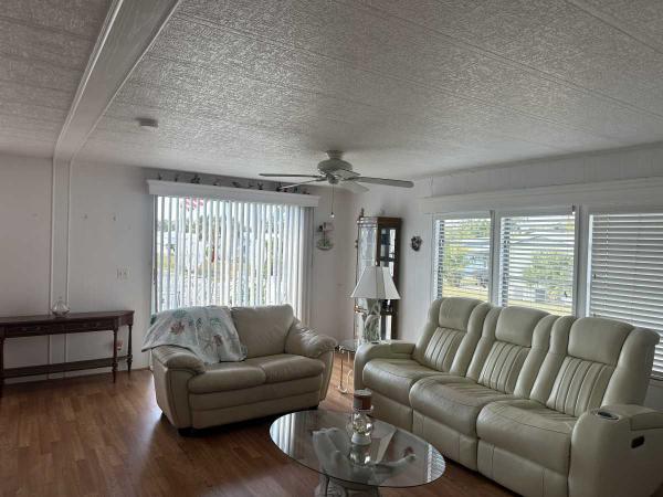 1980 2BD/2BA Mobile Home