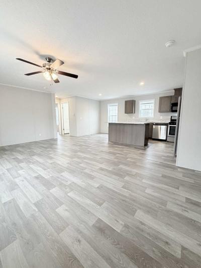 Photo 2 of 8 of home located at 4000 E 134th Street #827 Chicago, IL 60633