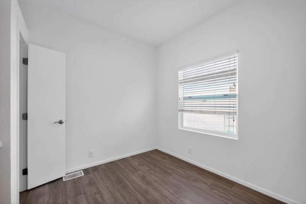 1990 American Manufactured Home