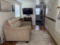 1985 Oakwood Manufactured Home