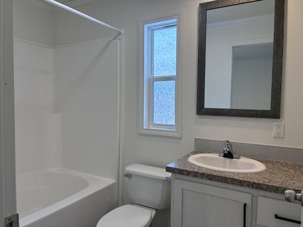 2021 Champion RA1670217 Mobile Home