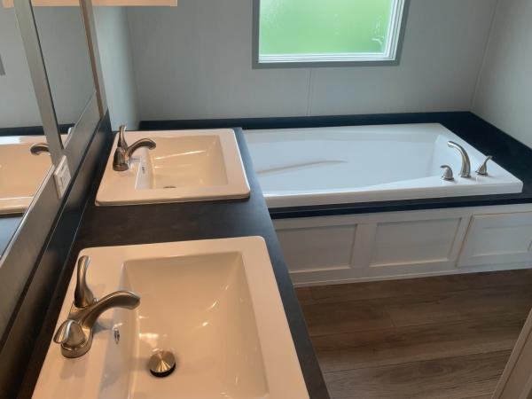 2025 Clayton 31RLS16682A Mobile Home