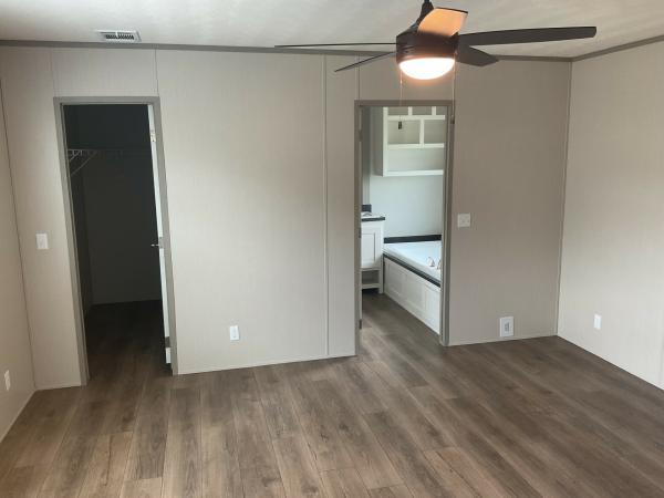 2025 Clayton 31RLS16682A Mobile Home