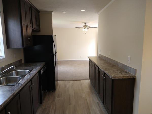 2020 Champion RA1670202 Mobile Home