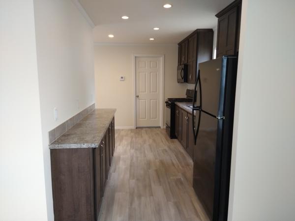 2020 Champion RA1670202 Mobile Home