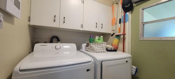 1985 TWIN Mobile Home