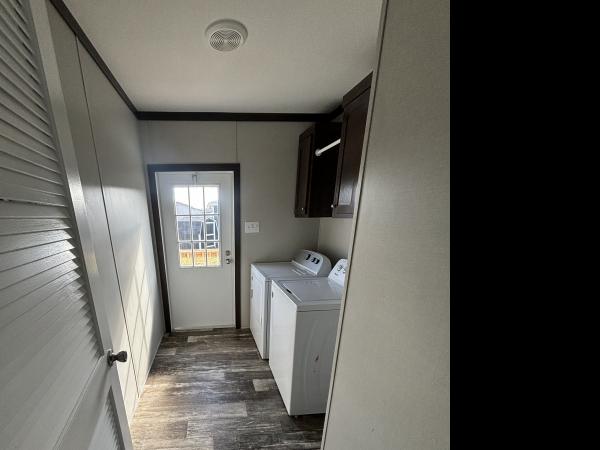 2023 Cham;ion 24CSD2860L Mobile Home