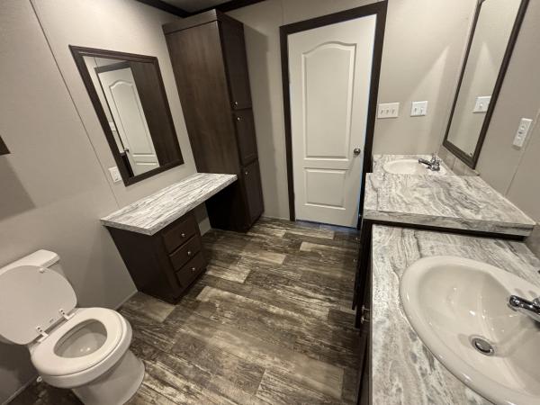 2023 Cham;ion 24CSD2860L Mobile Home