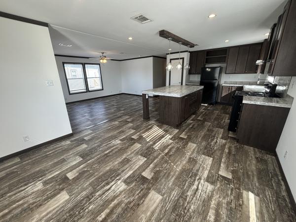 2023 Cham;ion 24CSD2860L Mobile Home