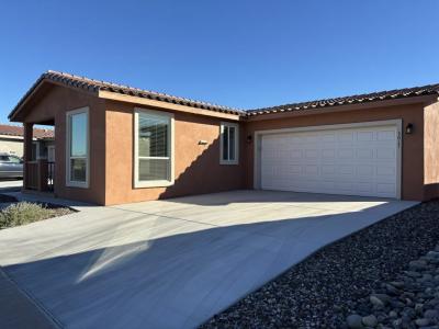 Photo 2 of 20 of home located at 3301 S Goldfield Road Lot 3017 Apache Junction, AZ 85119