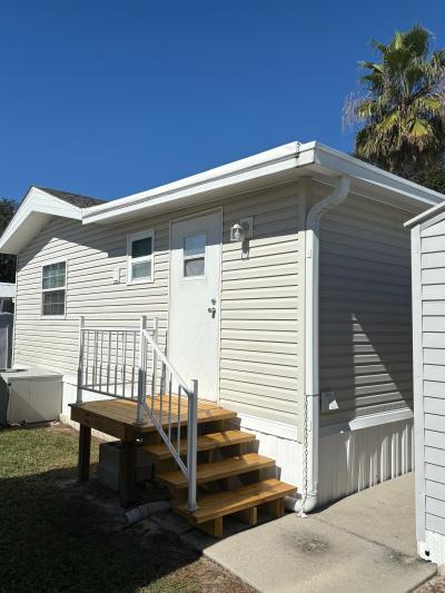 Photo 3 of 17 of home located at 37251 Chancey Road Zephyrhills, FL 33541