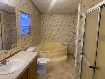 Mobile Home at 29971 Applewood Flat Rock, MI 48134