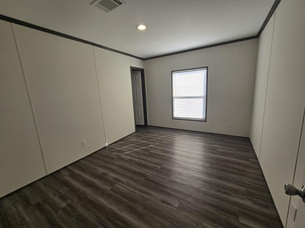 2023 Fleetwood 240WE28563x Mobile Home