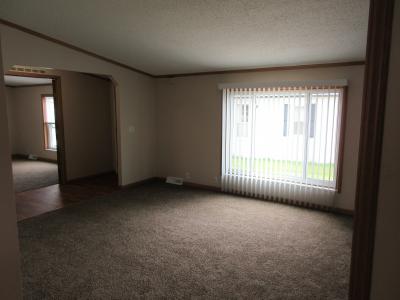 Photo 5 of 18 of home located at 43342 Colonial Dr Clinton Township, MI 48036