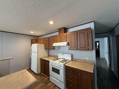 Mobile Home at 2220 Dunkelburg Rd Lot#205 Fort Wayne, IN 46819