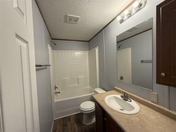 2018 LH168032LF  Home