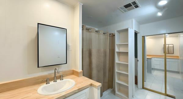 1973 FASHION MANOR  Home