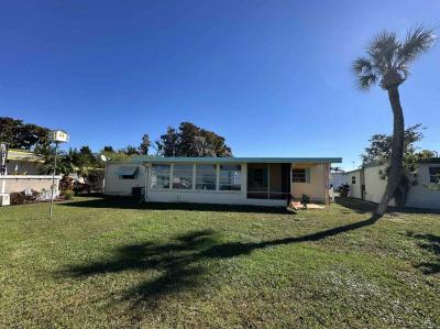 Photo 3 of 27 of home located at 39B Dale Dr Tavares, FL 32778