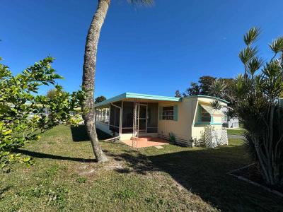 Photo 4 of 27 of home located at 39B Dale Dr Tavares, FL 32778