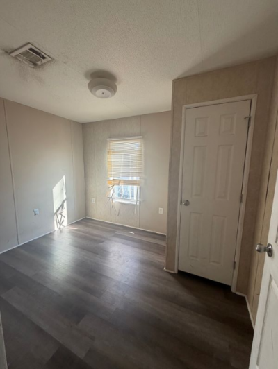 Photo 4 of 11 of home located at 5601 West Missouri Avenue Glendale, AZ 85301