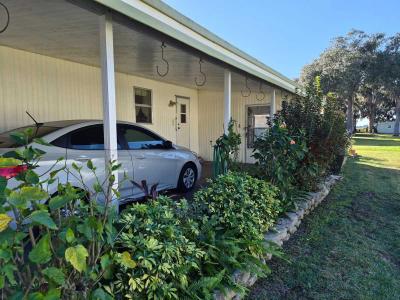 Photo 5 of 28 of home located at 9705 Hickory Hollow Rd Lot 18 Leesburg, FL 34788