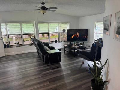 Photo 4 of 14 of home located at 6059 Palm Harbor Drive Lantana, FL 33462