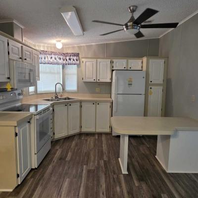 Photo 4 of 8 of home located at 912 Town & Country Blvd Sebring, FL 33870