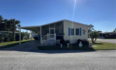 Photo 3 of 35 of home located at 8 Coral Street Eustis, FL 32726