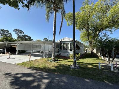 Photo 3 of 24 of home located at 20260 Us Hwy 27 Lot J6 Clermont, FL 34715