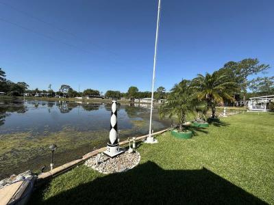 Photo 5 of 24 of home located at 20260 Us Hwy 27 Lot J6 Clermont, FL 34715