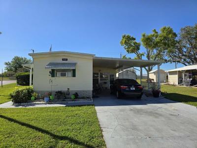 Photo 2 of 14 of home located at 2401 Azalea Lane Wauchula, FL 33873