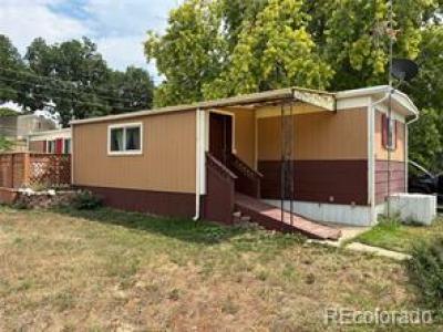 Photo 2 of 8 of home located at 1838 Cimarron St Aurora, CO 80111