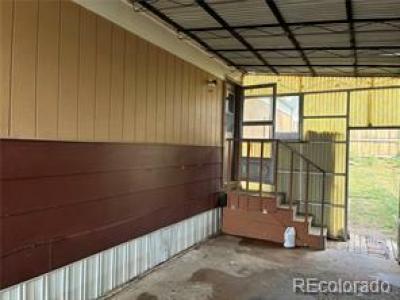 Photo 3 of 8 of home located at 1838 Cimarron St Aurora, CO 80111