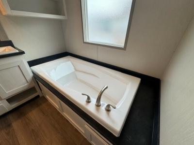 Photo 4 of 8 of home located at Home 1068 Cimmaron Trail Gardner, KS 66030